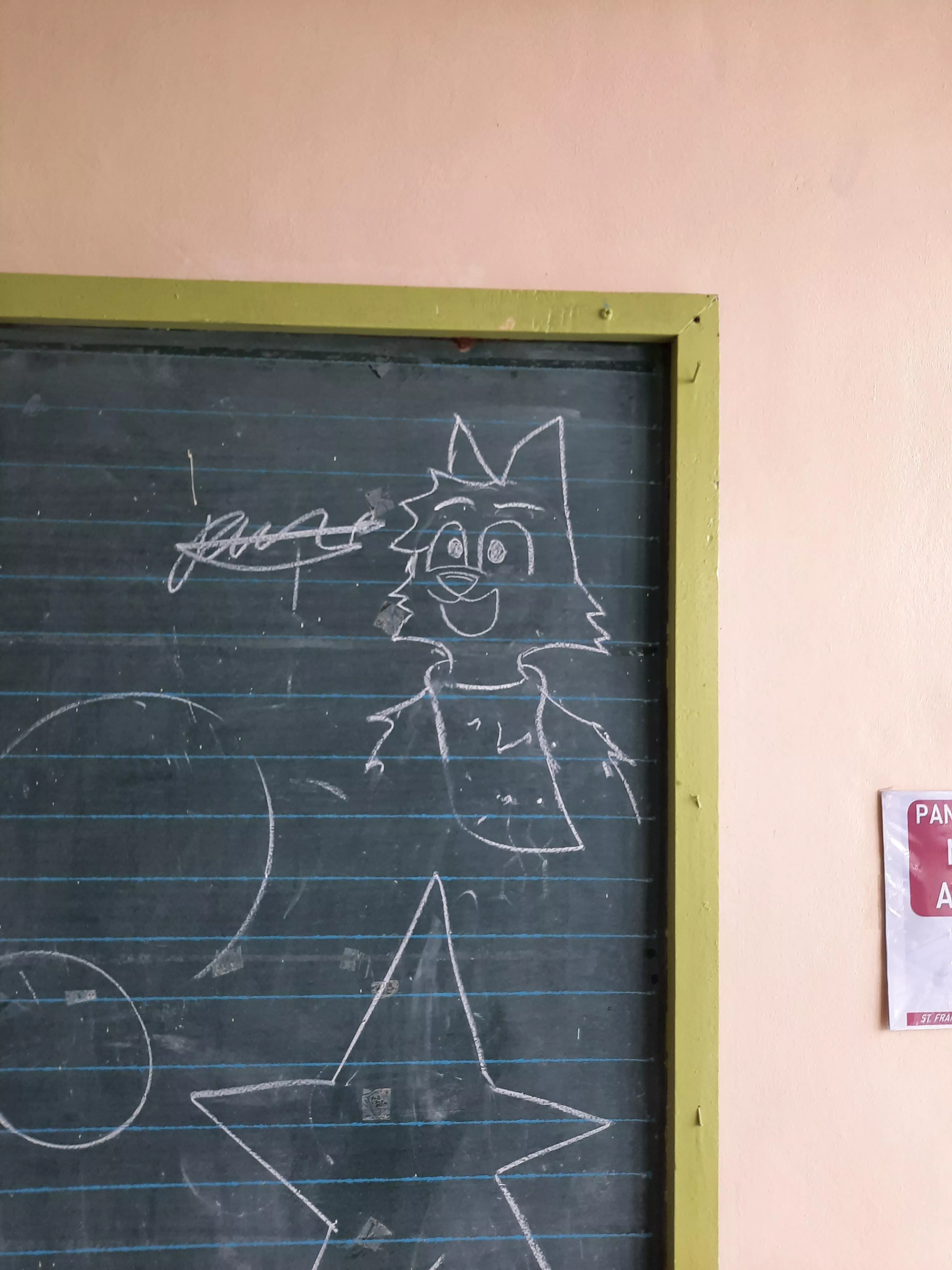 Since i got bored on my lunch time, i drew a cute art on the blackboard. Greetings from PH🇵🇭