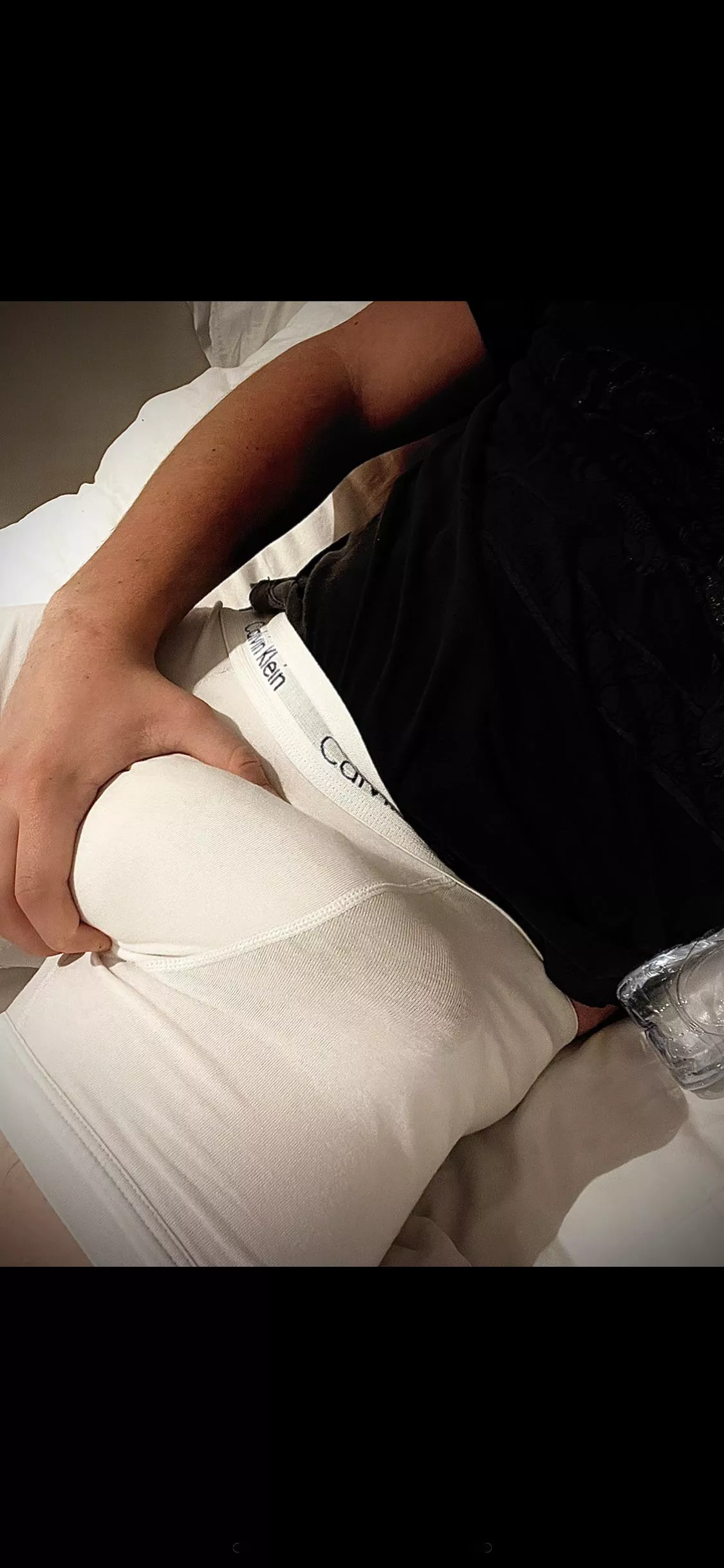 Since people don’t believe I’m soft in my last photo bulge photo. This is how much I bulge when I’m hard lol clearly there’s a big difference.