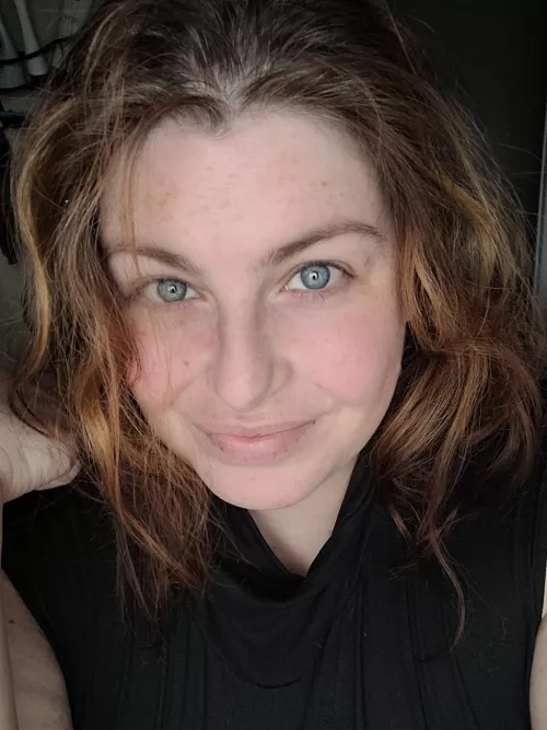 since y'all seem to like my natural selfies ❤️