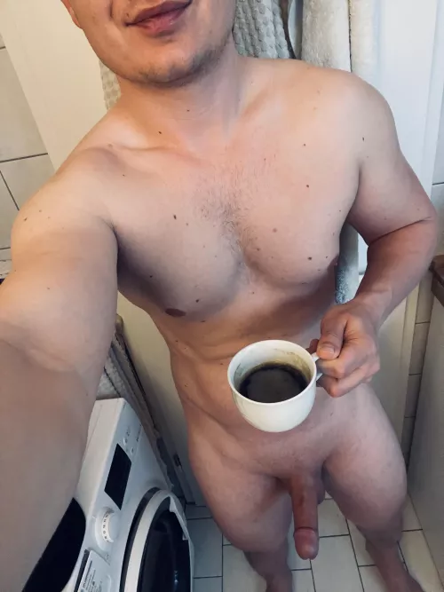 Sipping on some Café Crema while having slight morning wood is love 😍