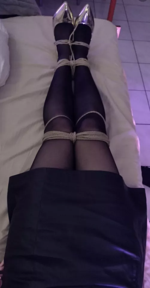 Sir tied me up, but I gave him a hell of a fight first! Very squirmy 😈😇