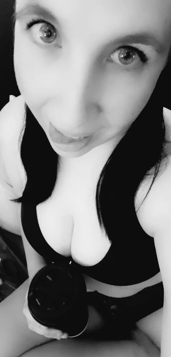 Sitting in bed with a coffee, listening to the rain. Wishing you were here ❤ Can we make Snuggle Saturday a thing?