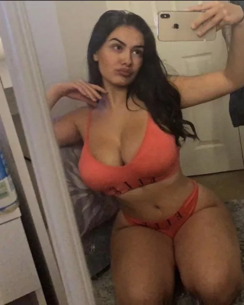 Size of them and the hips 😍