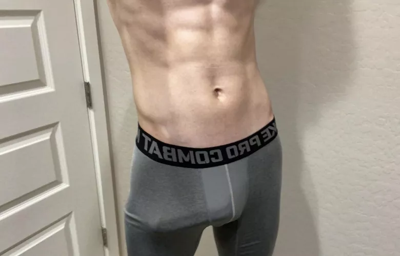 skinny+compression shorts+big dick = ?