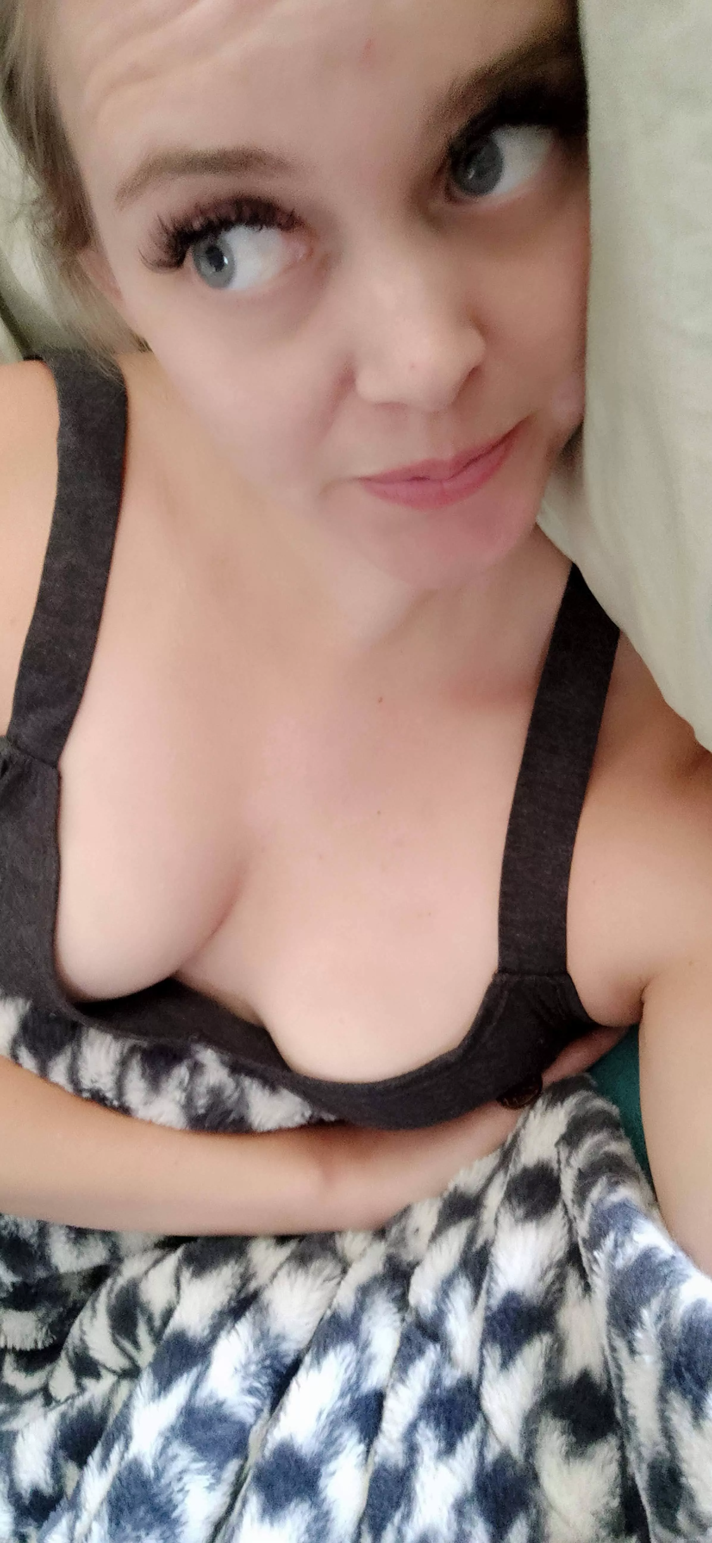 Small and comfy downblouse just for you 😍