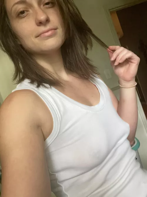 Small and cute mom tits to peek you up this weekend! 🥰