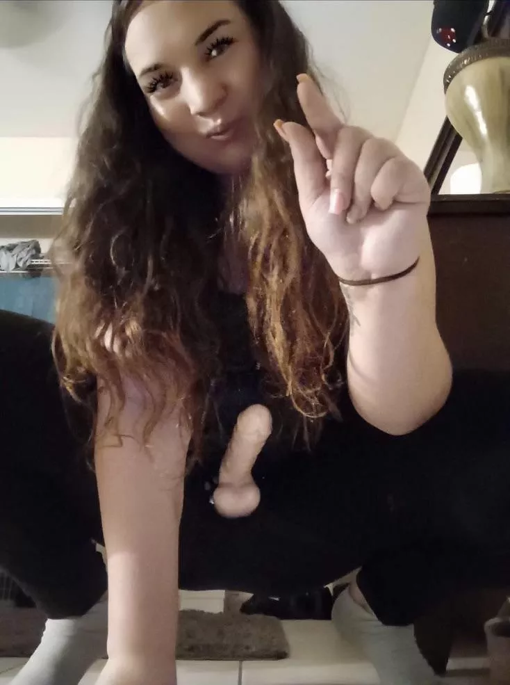 Small dick Sunday 😈 come and sit on my dick you pathetic sissy while I humiliate you 😳🥵 [domme]