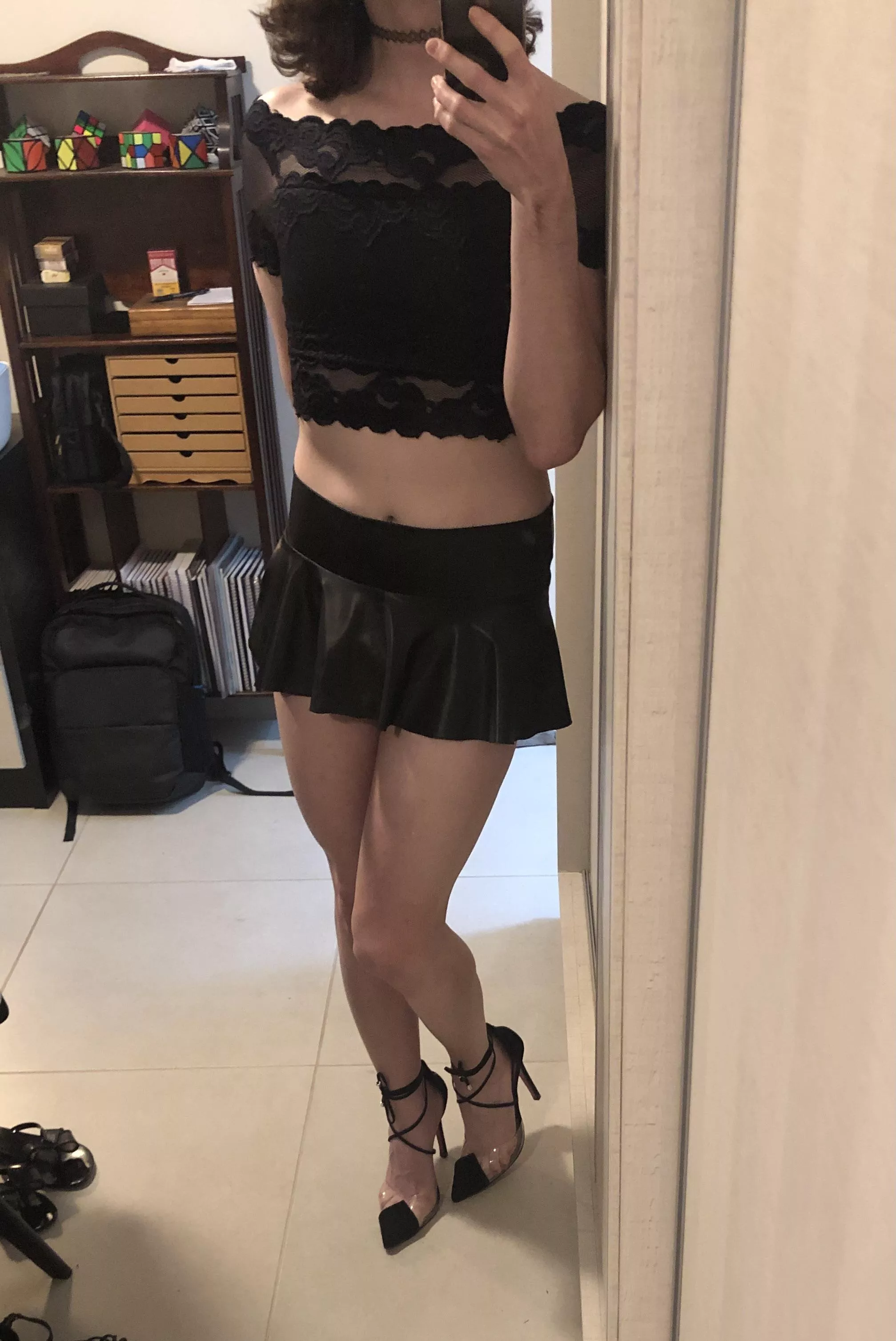 Smaller the skirt the better 🖤🖤🖤