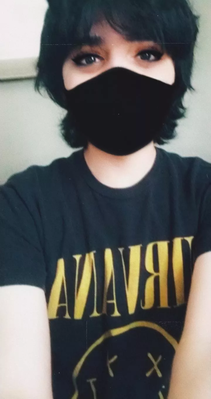 Smells like femboy spirit :3 Happy femboy friday everyone!! <3🖤🖤