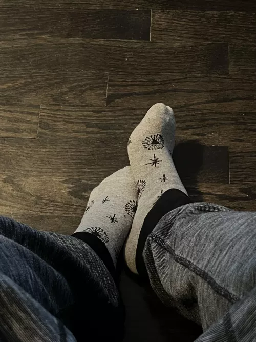 Snuck a pic while hanging w friends 😚