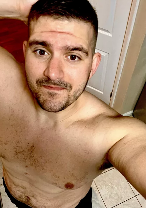 So I have not felt good enough about myself since leaving the military to ever post a shirtless picture. But I’ve been working so hard at the gym that I’m finally seeing some progress.