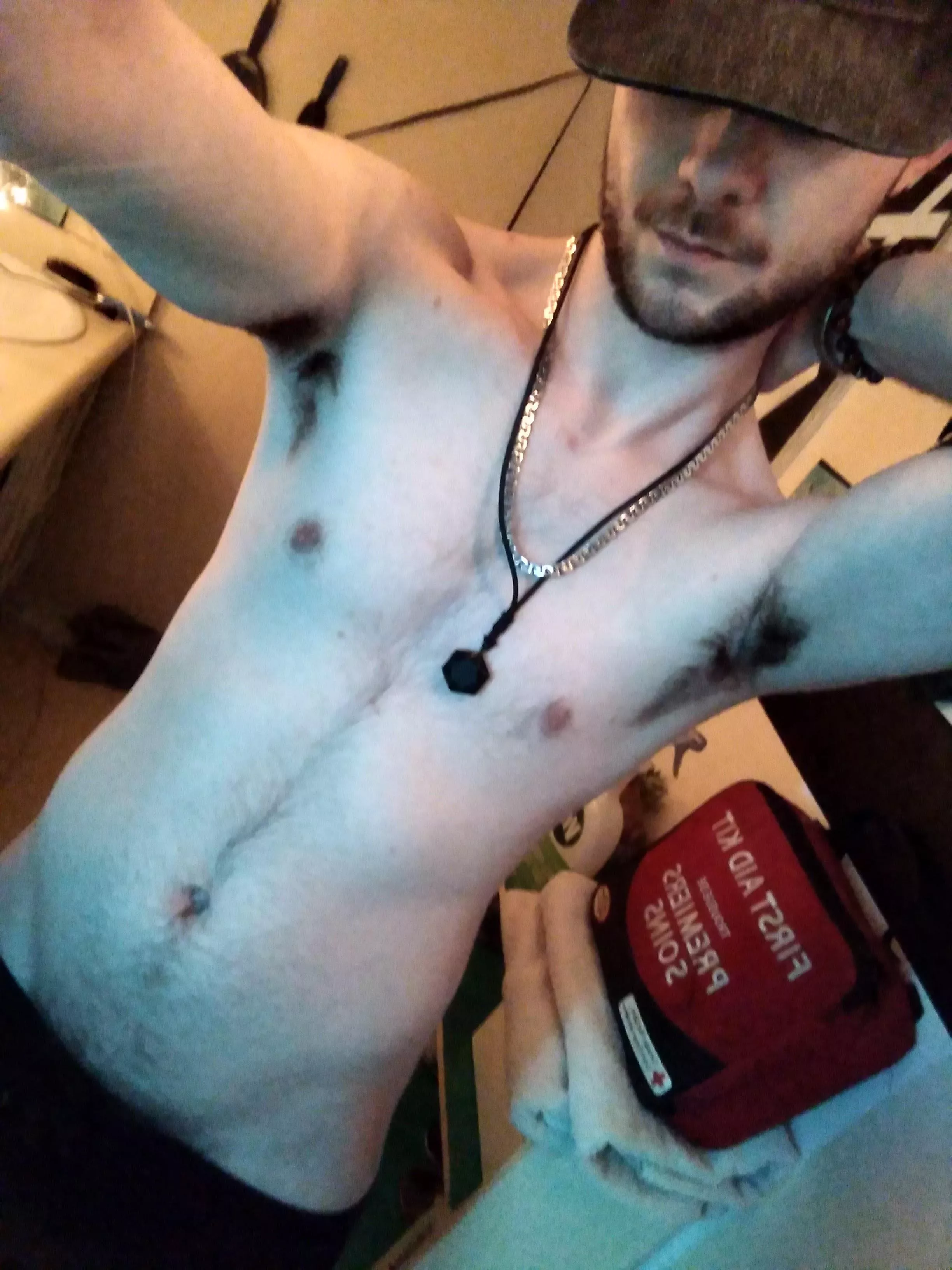 so spent 10 mins staring at a blank title/caption😅🖕🏻📴.