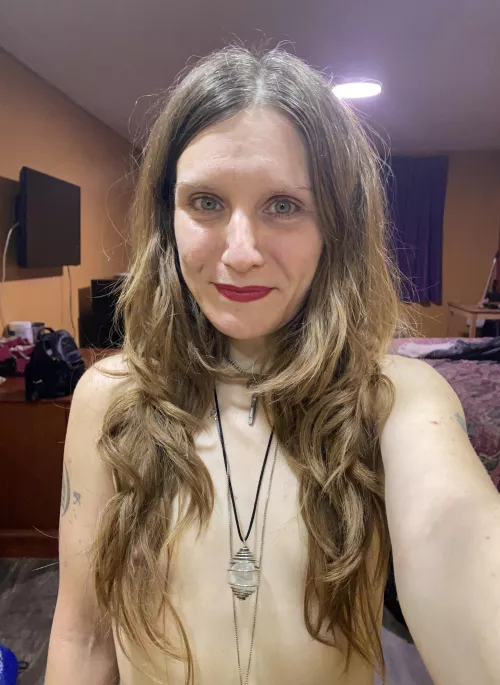 So tiny, my hair completely covers them ☺️