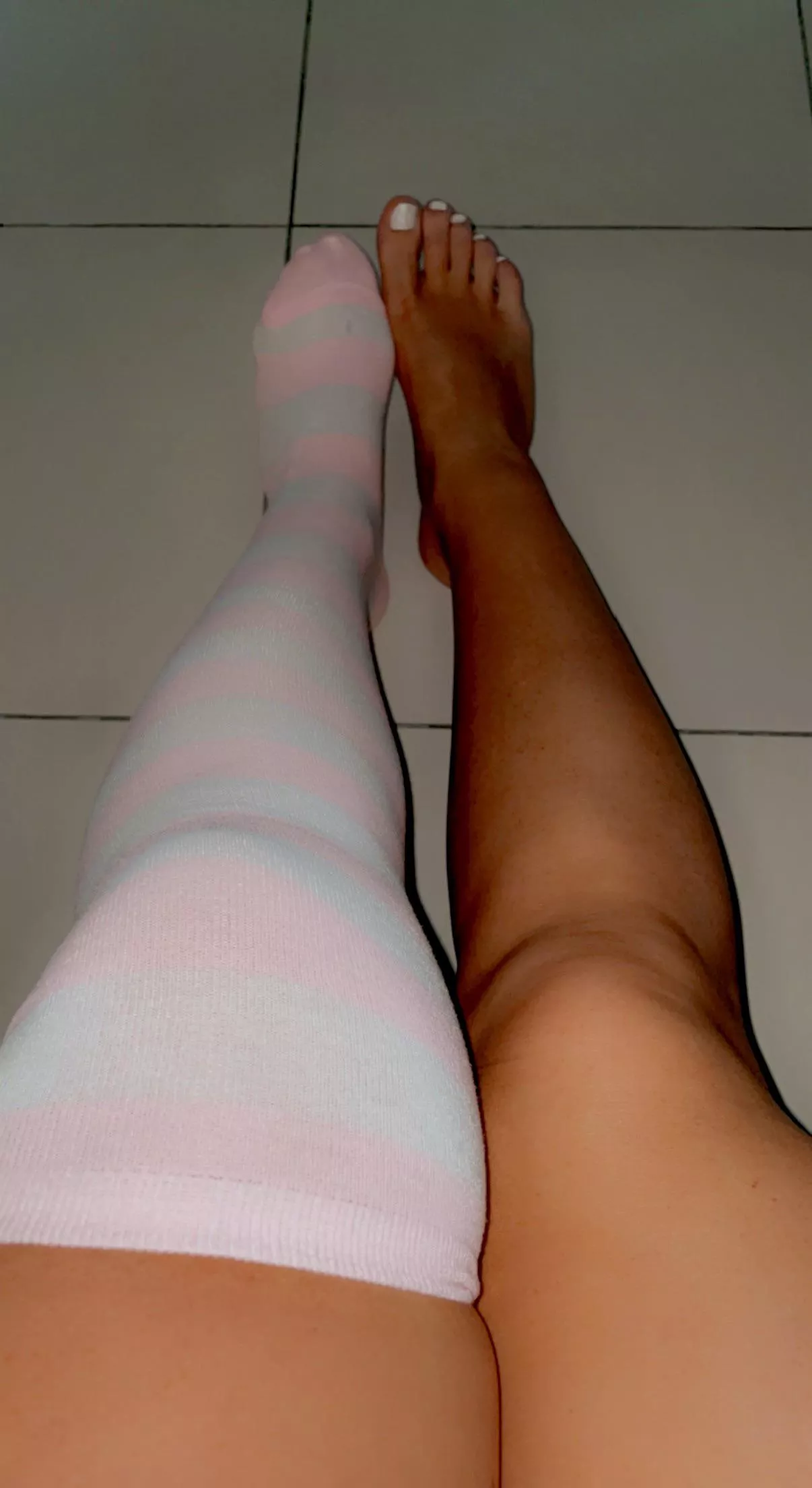 Socks on or off ?
