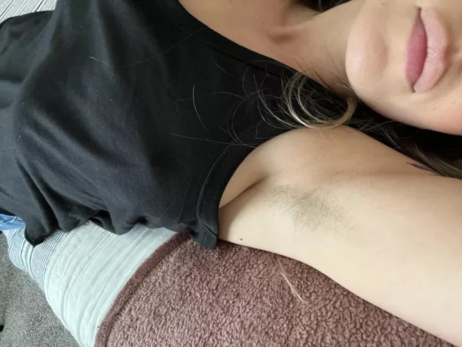Soft stubble and side boob 😘