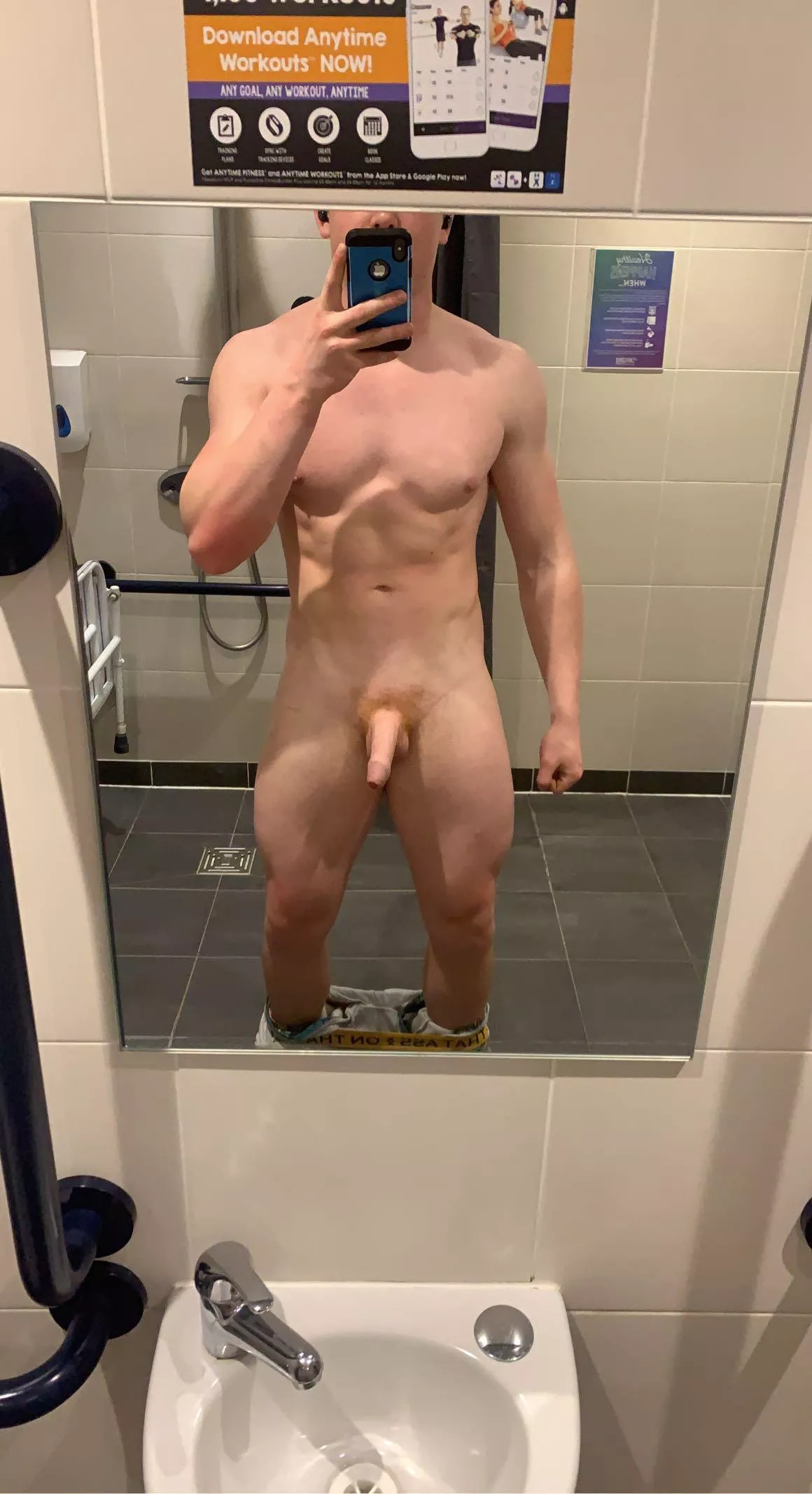 Softy cock post workout looks so much smaller with lifting legs