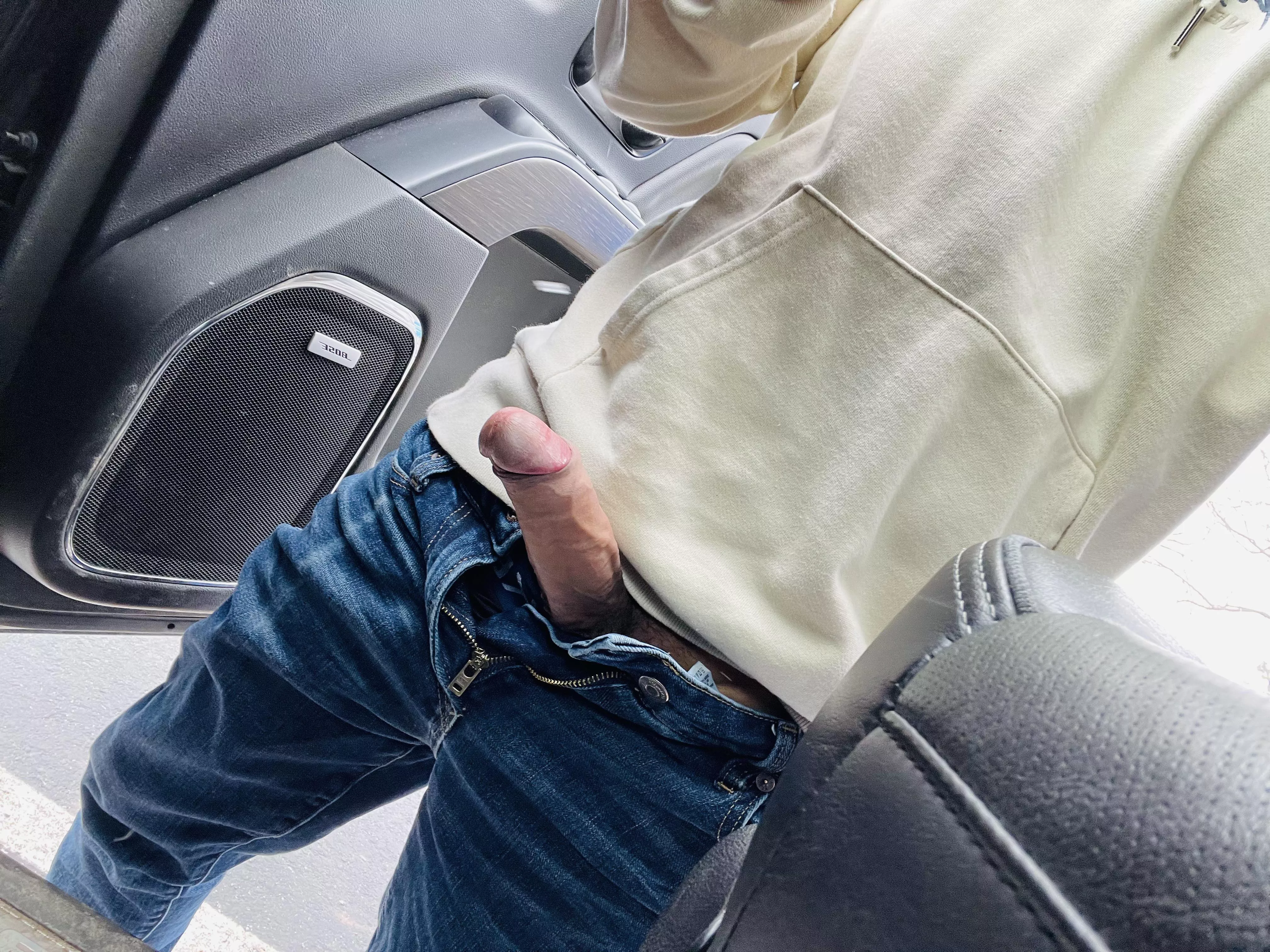 Some cars passed by but they had no clue why I was just standing by my truck 🍆🤤