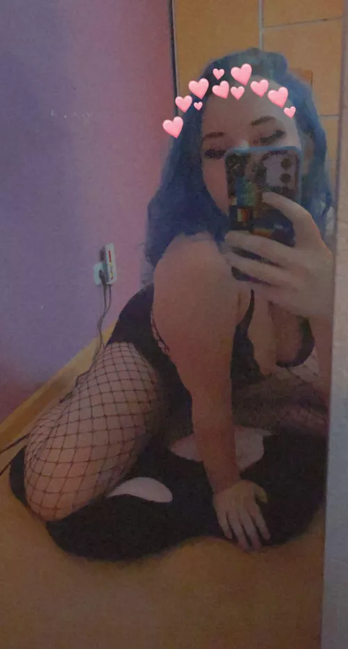 Someone asked for a Gamer girl in fishnets? Here I am! 😌💕