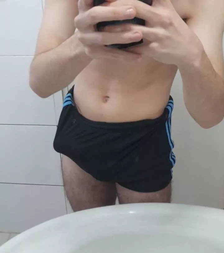 someone to compare our cocks? dm me 😋