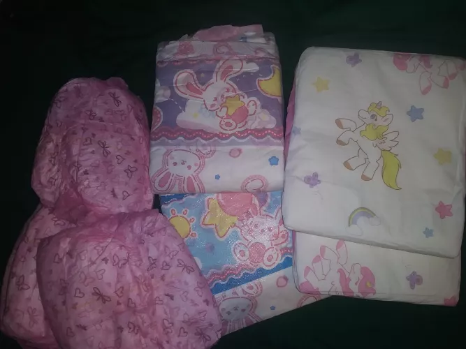 Spoiled myself with some new diapies. Excited to try the bunny hops out:)