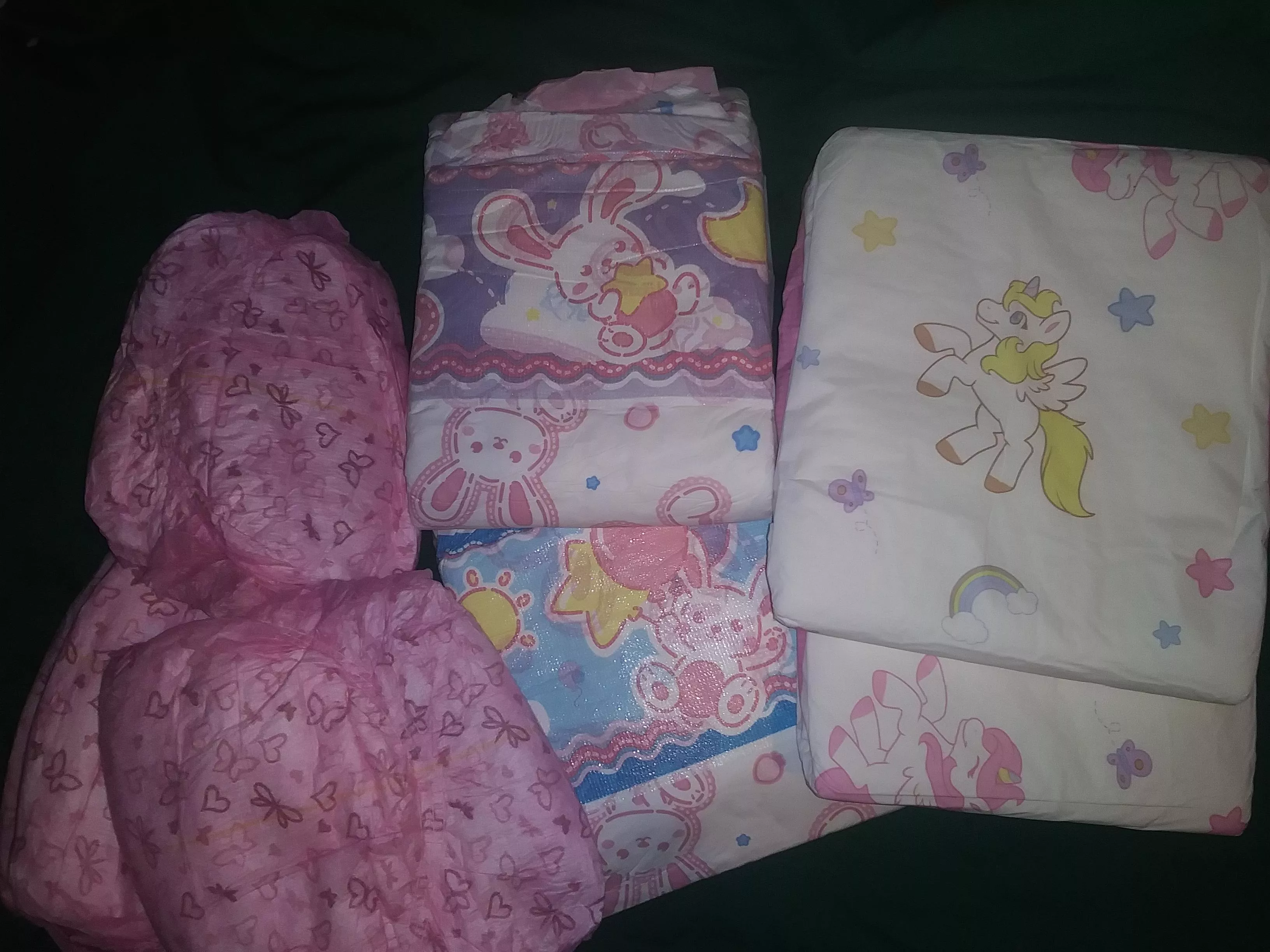 Spoiled myself with some new diapies. Excited to try the bunny hops out:)