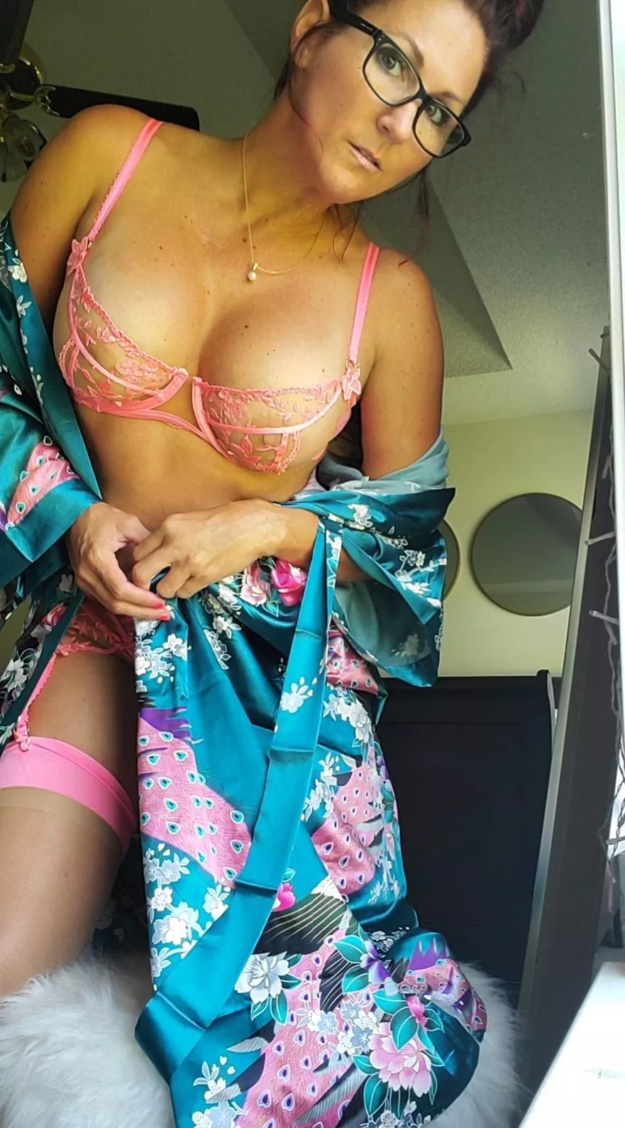 Spring weather calls for new flowered lingerie 🌷 [50F]