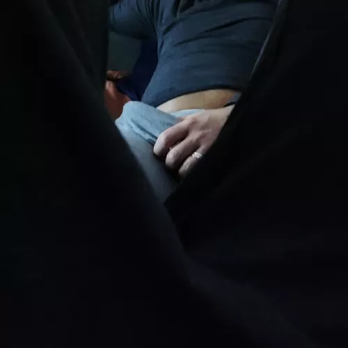 spying on m'y str8 roomate who doesn't give a f**k!