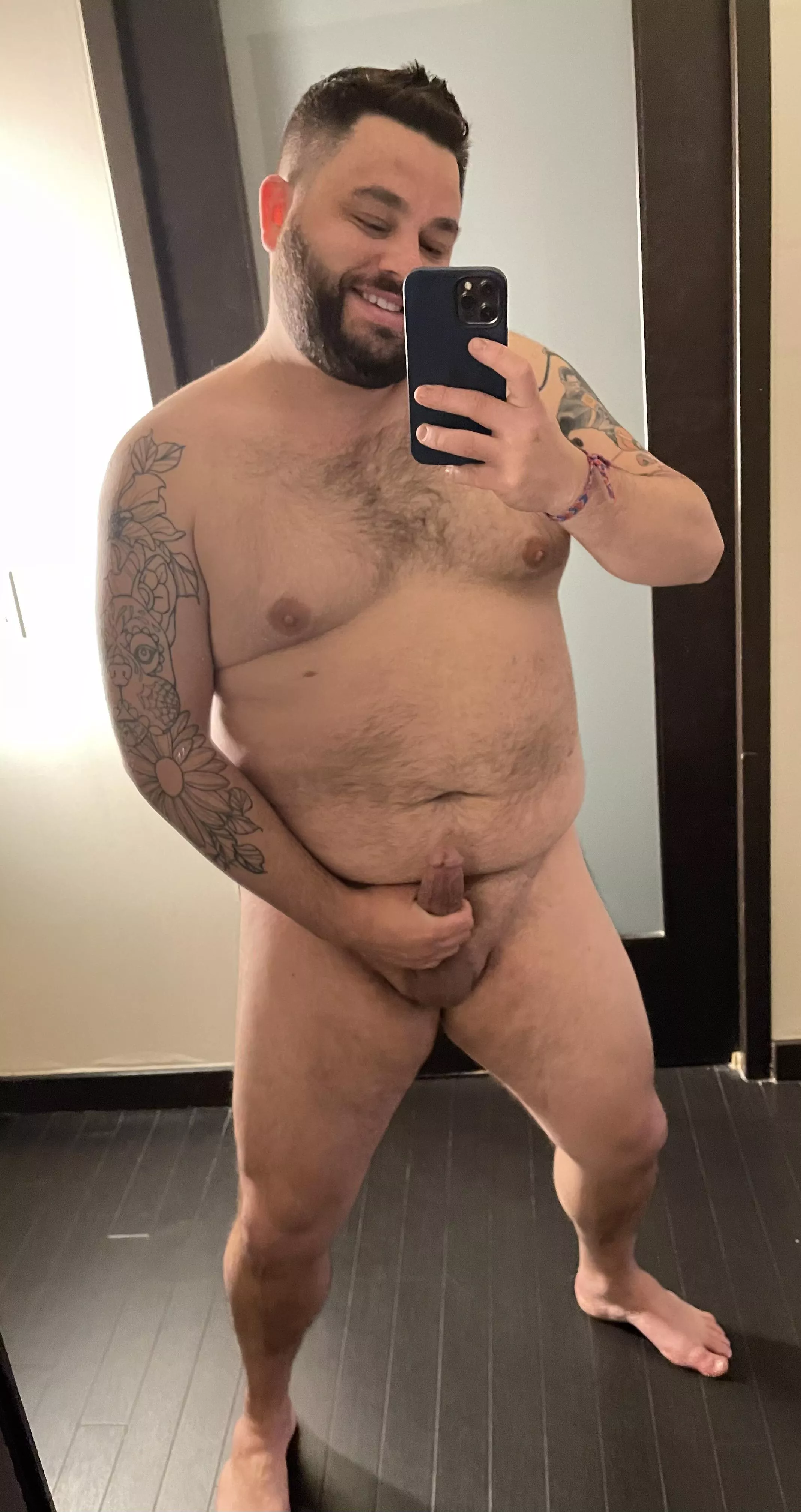 Stepping up my nude game 😉