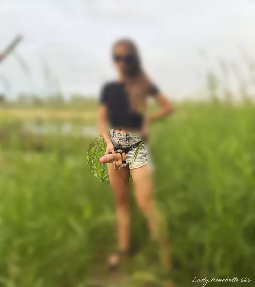 Stop scrolling ⚠️ Start worshipping my cock 👅