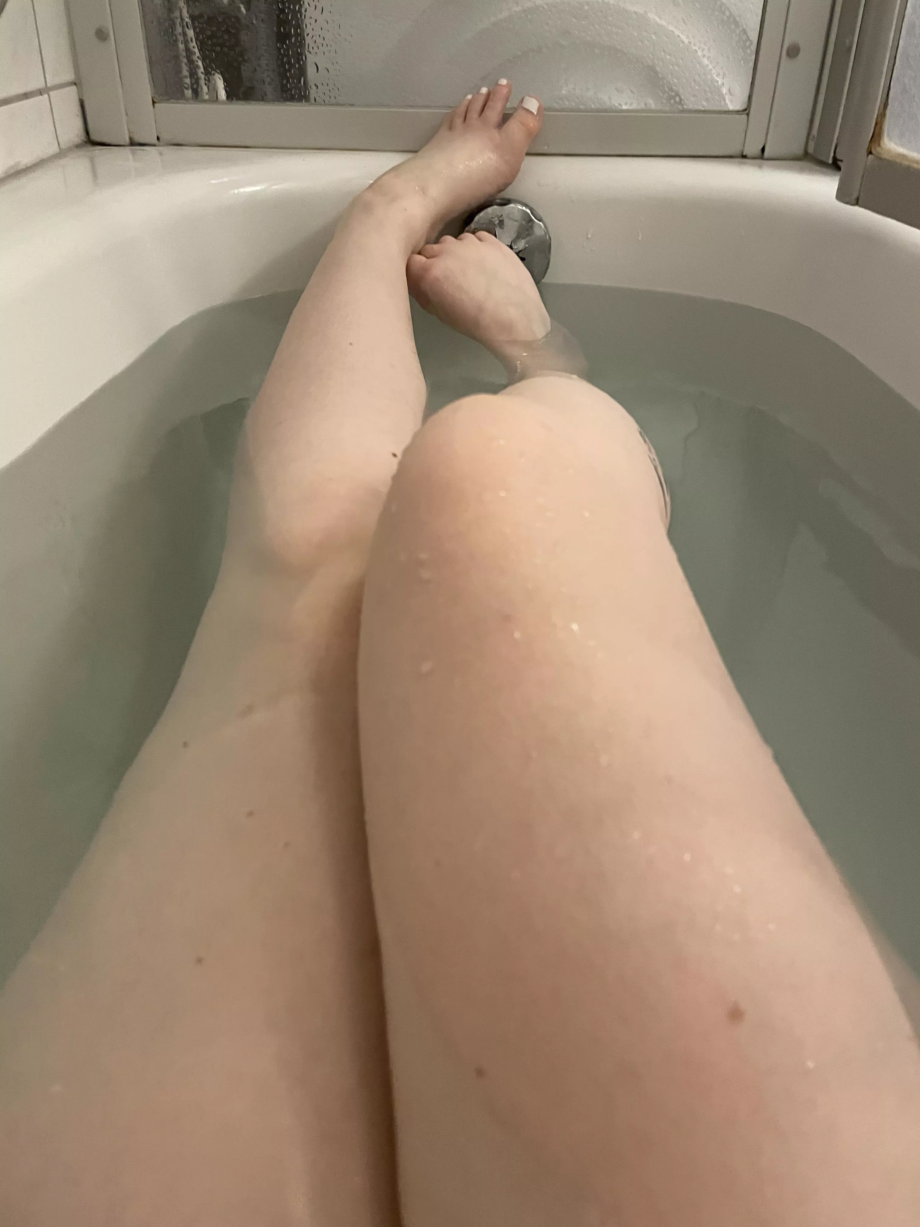 Stretching a bit ๐ Could use some bubbles thoughโฆ Stretching a bit ๐ Could use some bubbles thoughโฆ