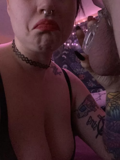 Subby’s pathetic little clitty makes me sad, thank god I can fuck whoever I want