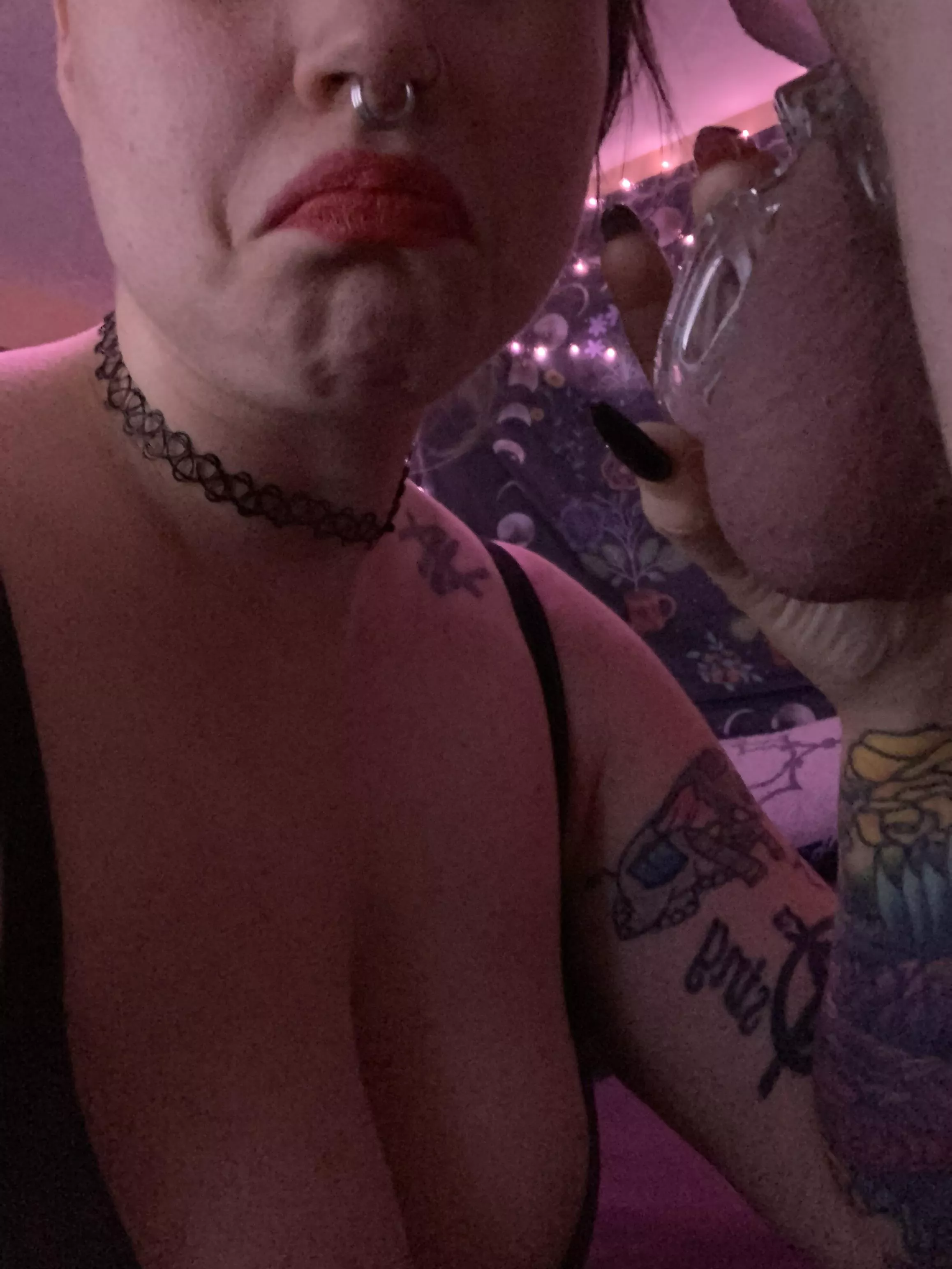 Subby’s pathetic little clitty makes me sad, thank god I can fuck whoever I want