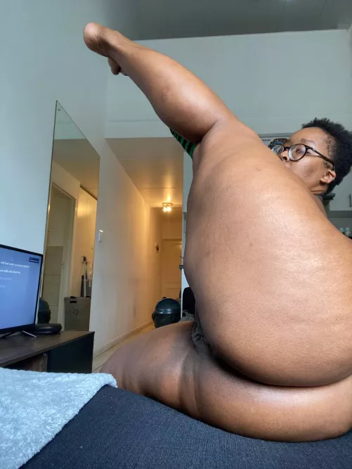 Subscribe to enjoy loads of FREE uploaded content and for a personal relationship with me ❤️ 🥰. Ask for a free sextape 🔥