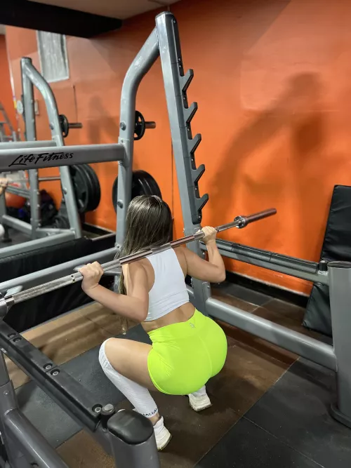 Such a hard workout today , so sore 🥺