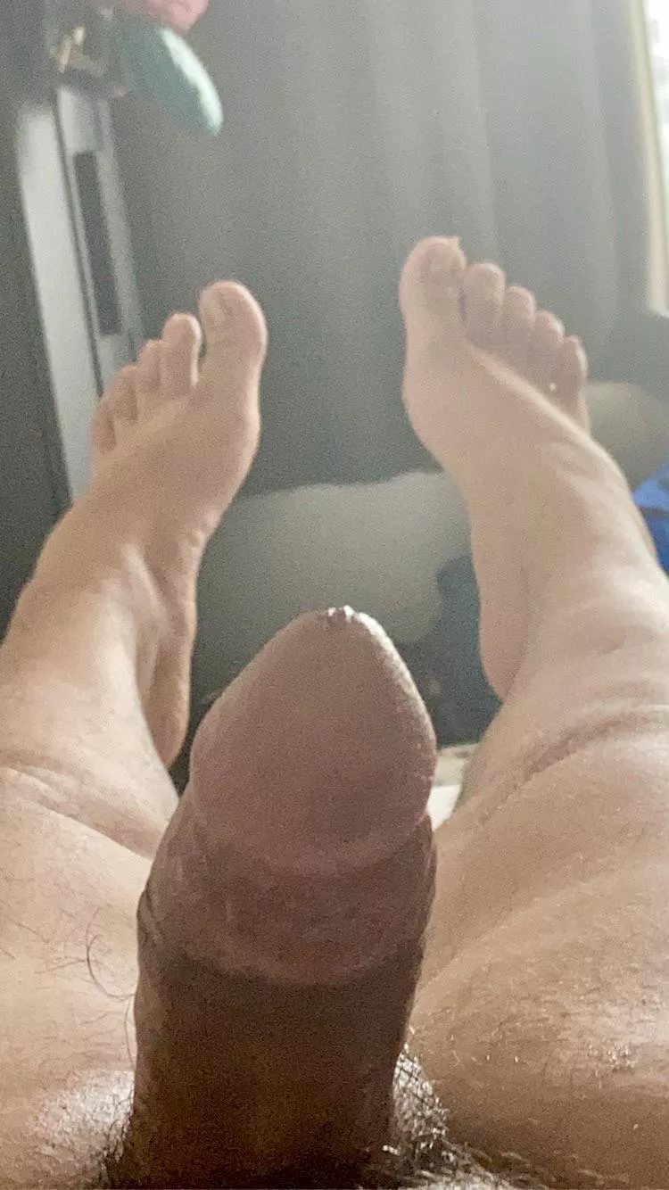 suck my toes and maybe I’ll let you suck my dick