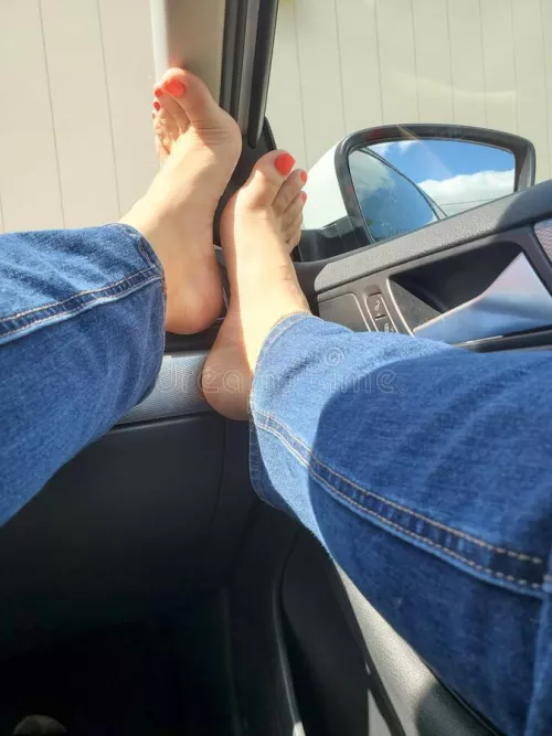 Suck my toes please