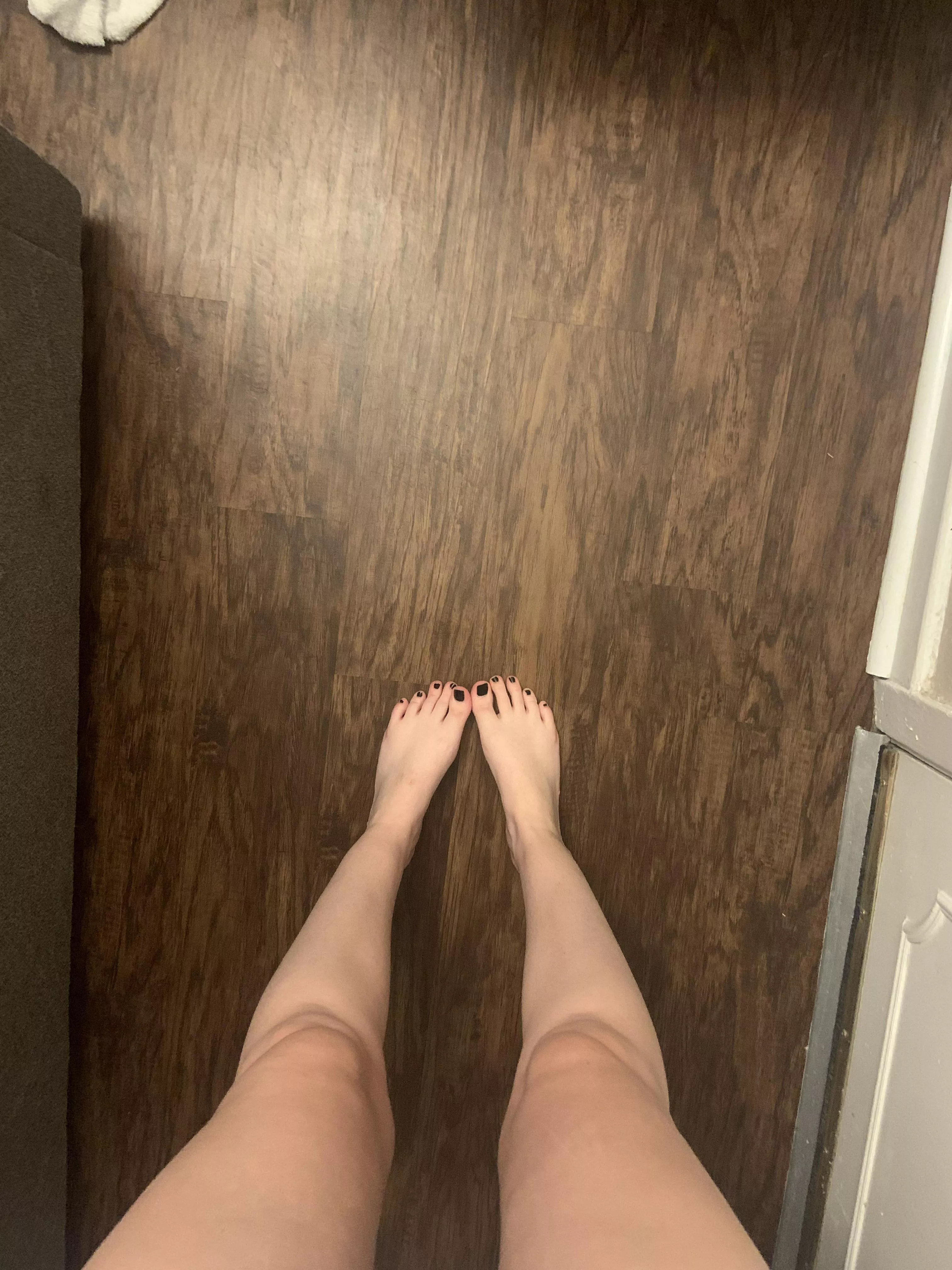 Suck my toes 🥰