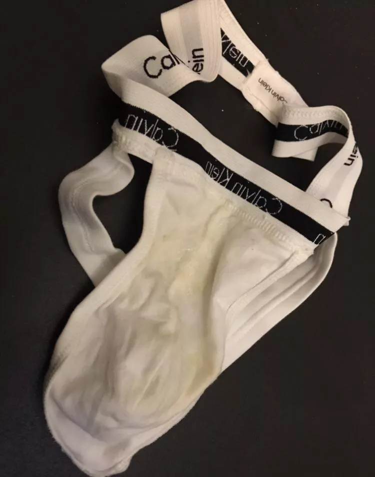 Suck the cum out bro 🥵🥵🥵