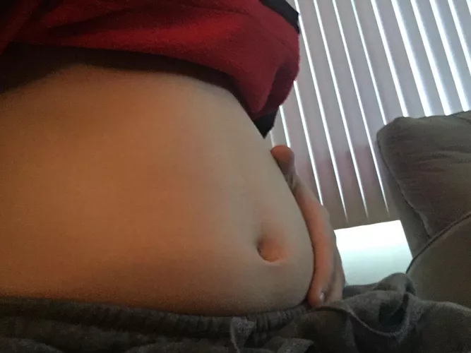 Super full from eating 1 and a half loafs of bread but I could probably go for 2 more! I love bread, it’s super good for stuffing 🤤