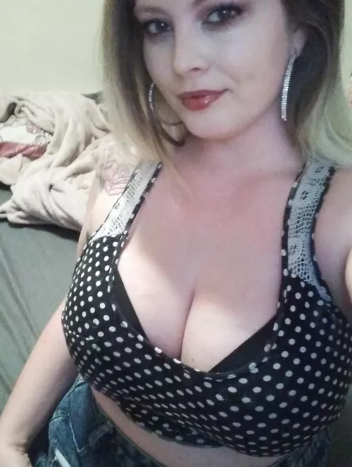 Super hot dnd 💦 LIVE now