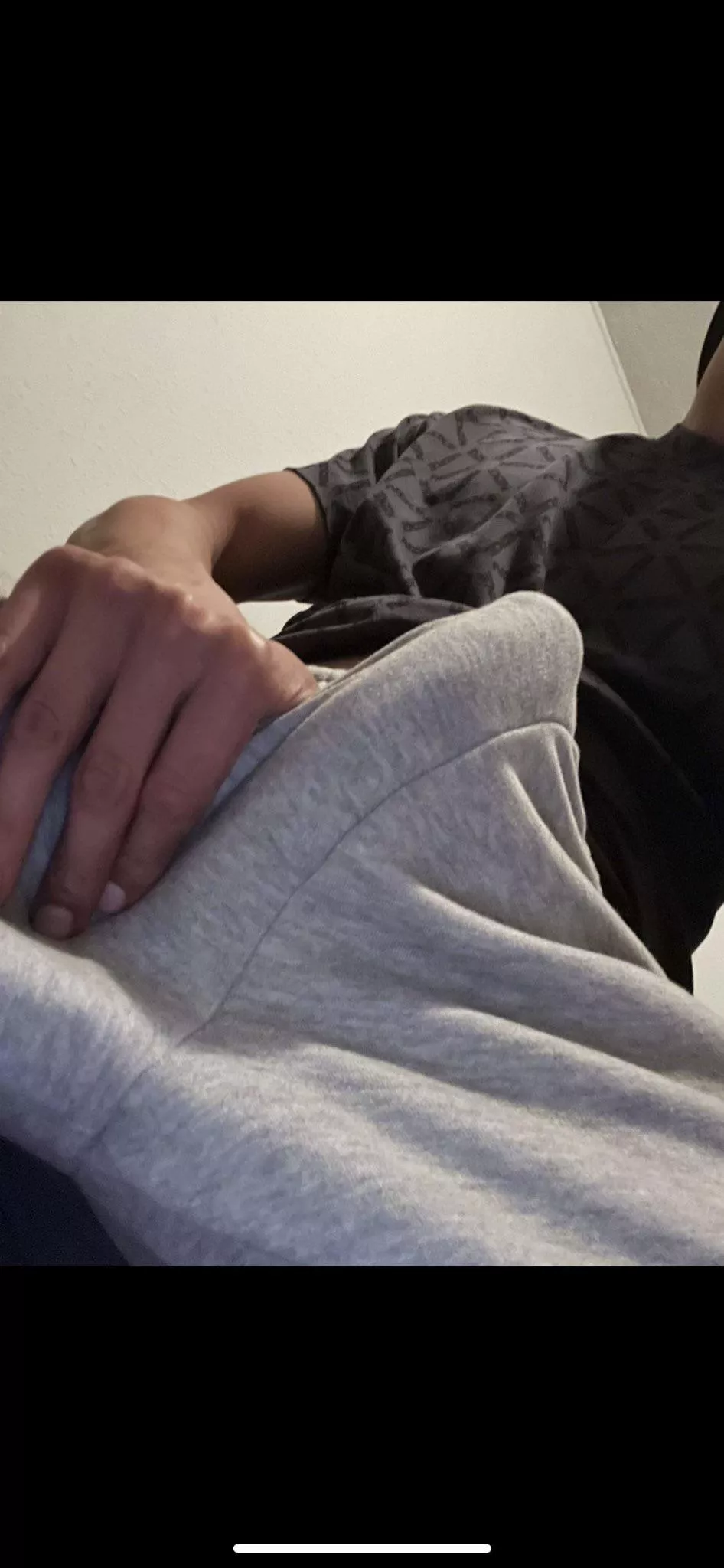 Sweats can’t hold this young meat (NSFW)