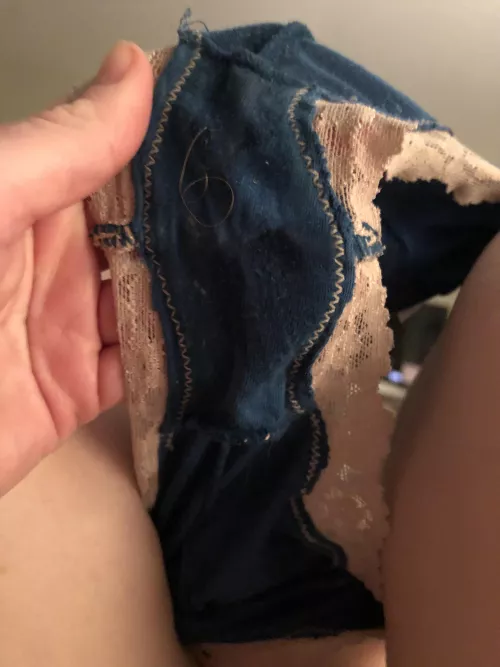 Sweaty and musky after a long day at the theme park 🥰