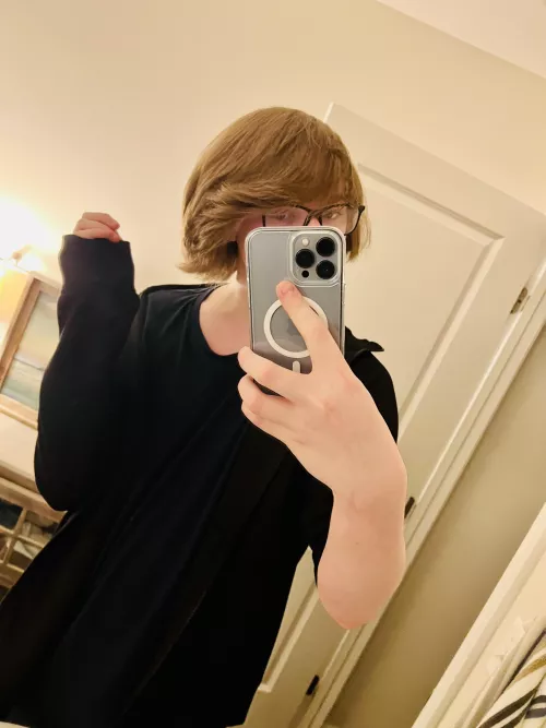 [T] one of very few pics I think I look cute in…