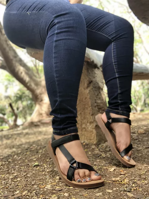 Take it off with ur teeth