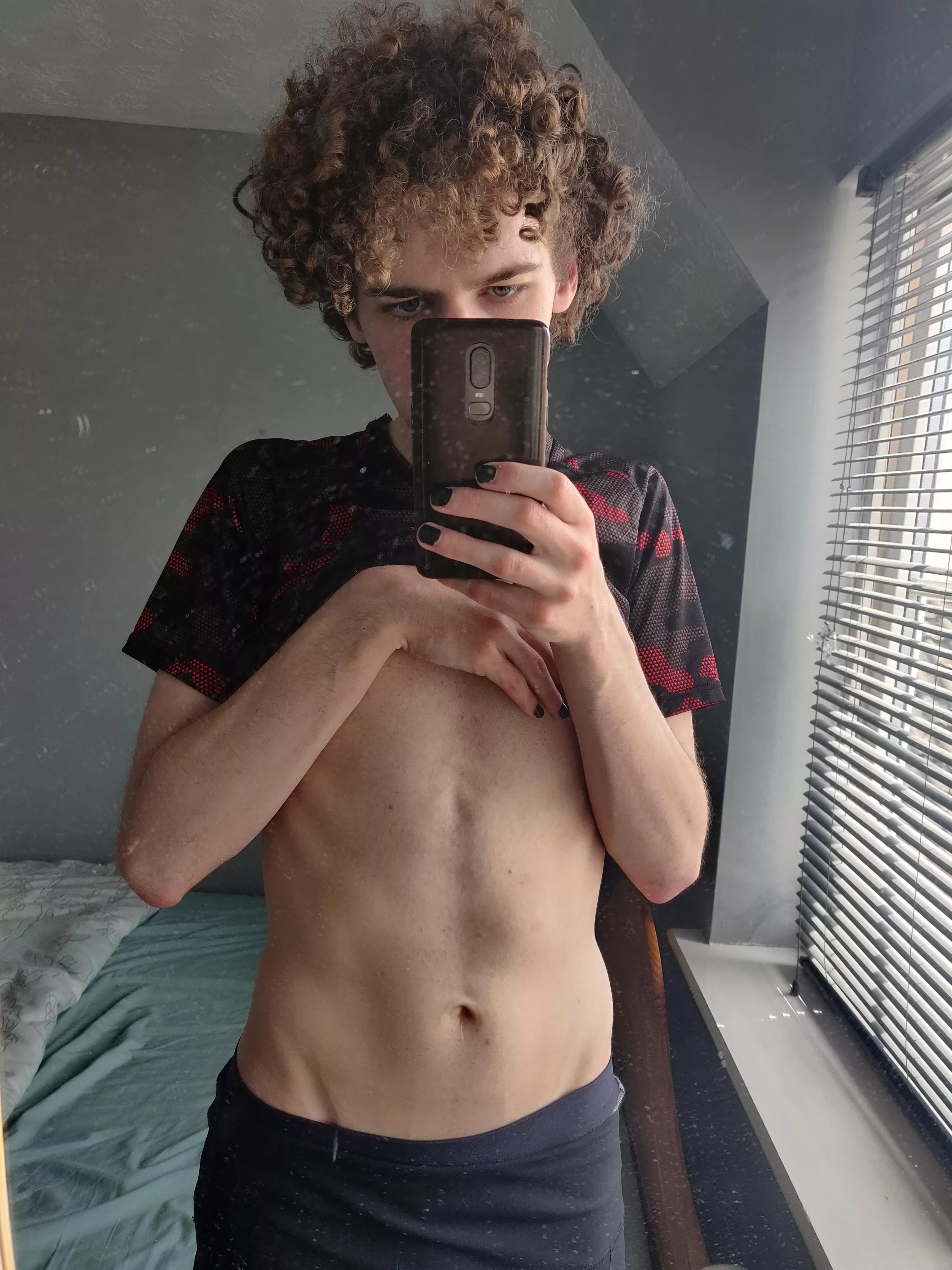 Take me by the waist and r- kiss my neck gently as we spoon