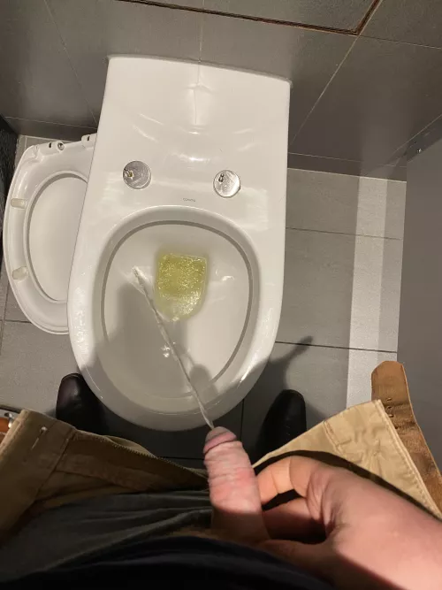 Taking a piss at the pub and getting signals from the next cubicle🙊