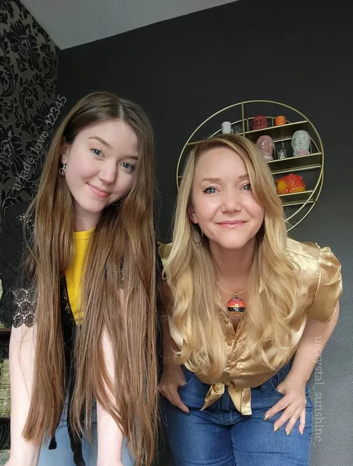 Taking a self timer Milfie with my daughter ❤️ [F20] [F48]