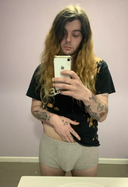 Tall, alt, with long hair. Am I your type?