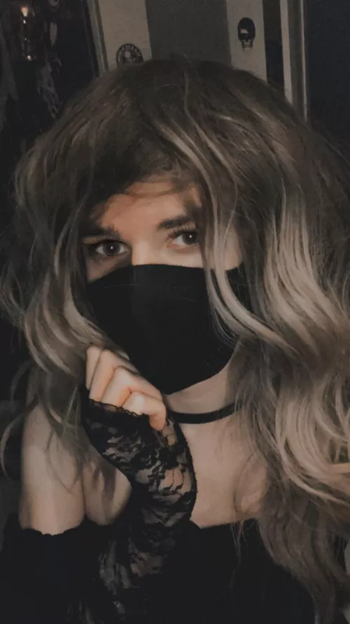 Teaching myself how to style wigs 😅