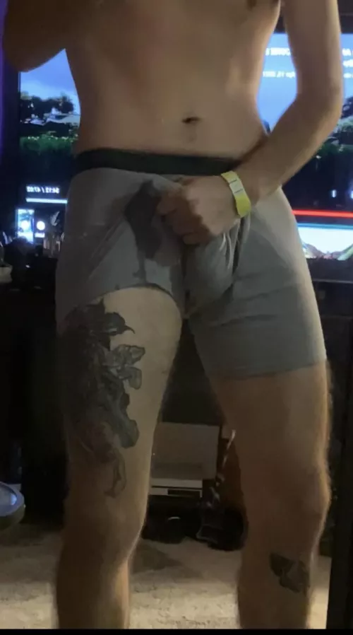 teased myself too long and had a leak, find the full thing on fansly!